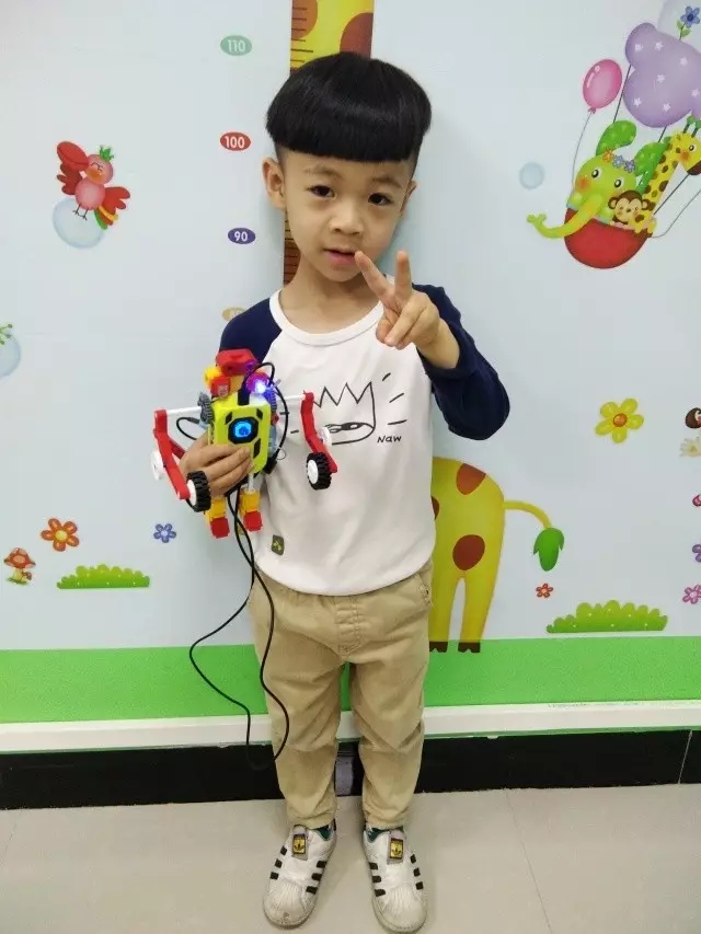 格物斯坦机器人.jpg