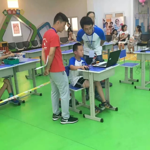 机器人教育.jpg