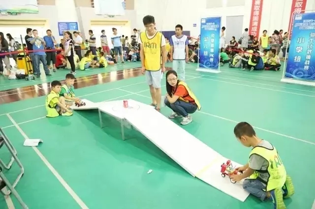 机器人教育.jpg