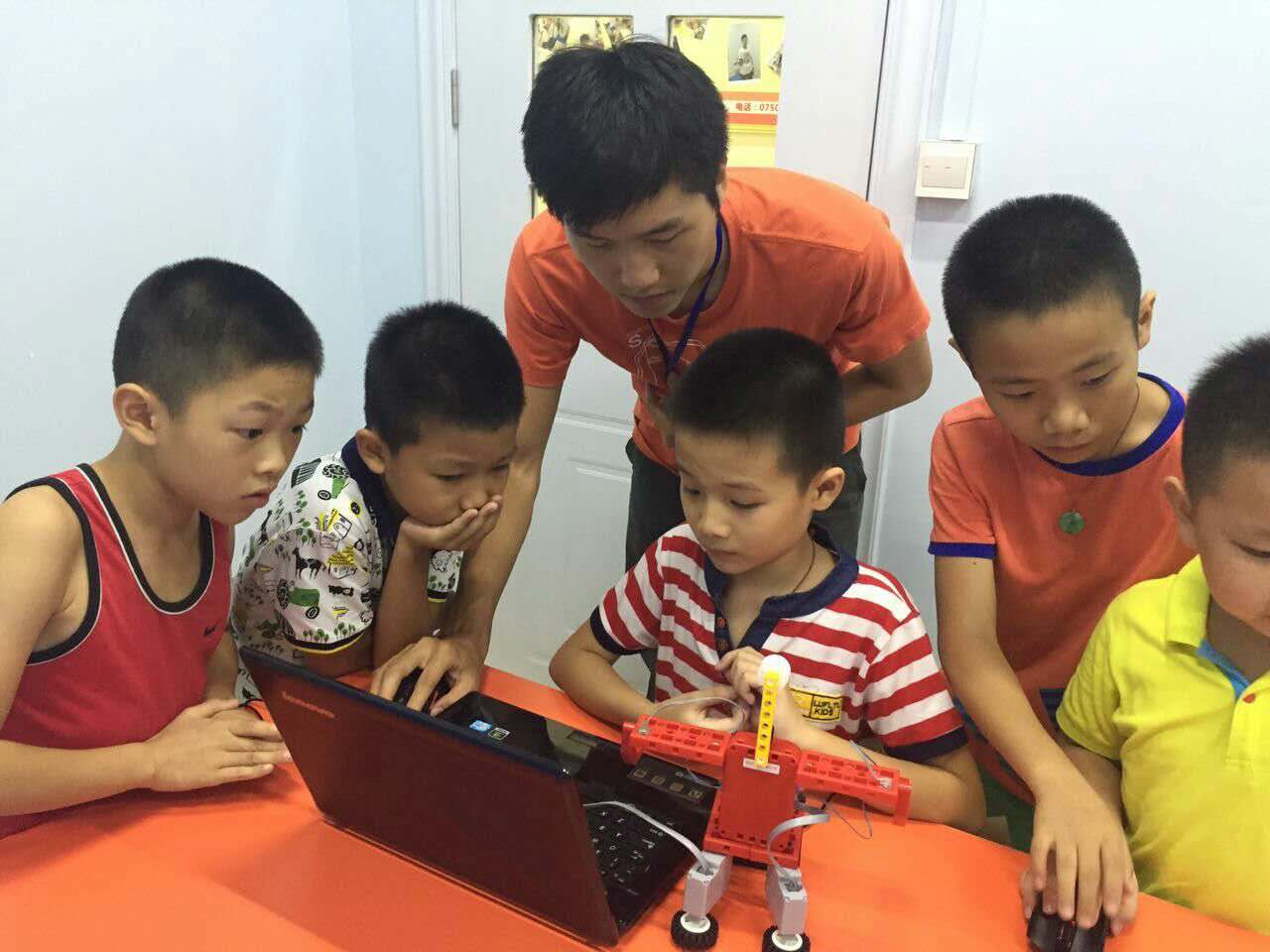 机器人教育.jpg