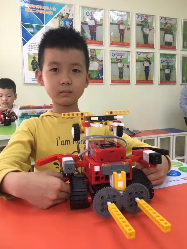机器人教育.jpg
