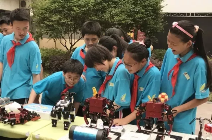 机器人教育.png
