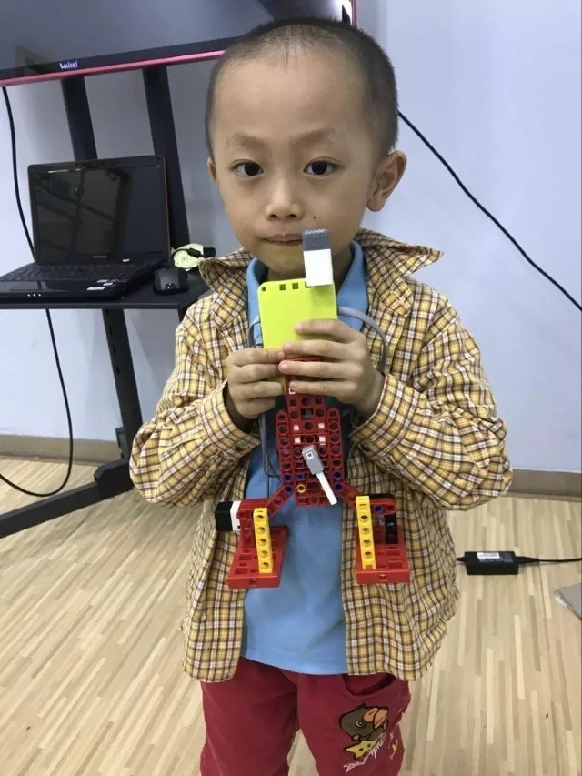 机器人教育.jpg