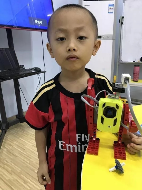 机器人教育.jpg