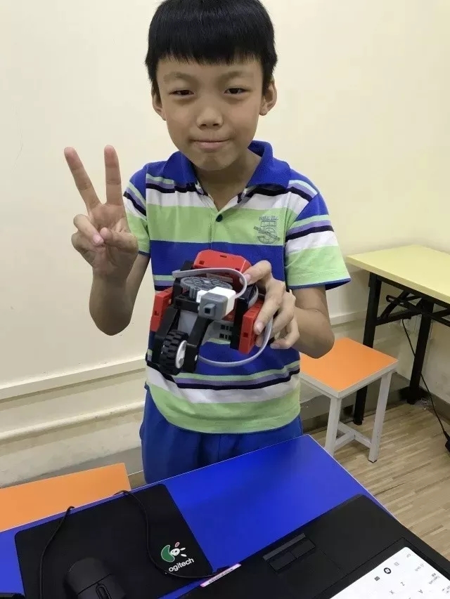 机器人教育.jpg