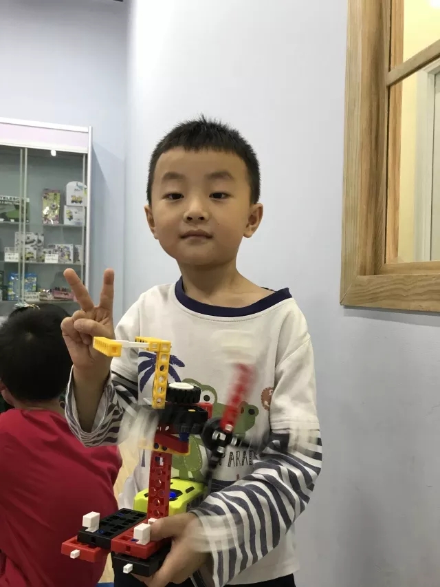机器人教育.jpg