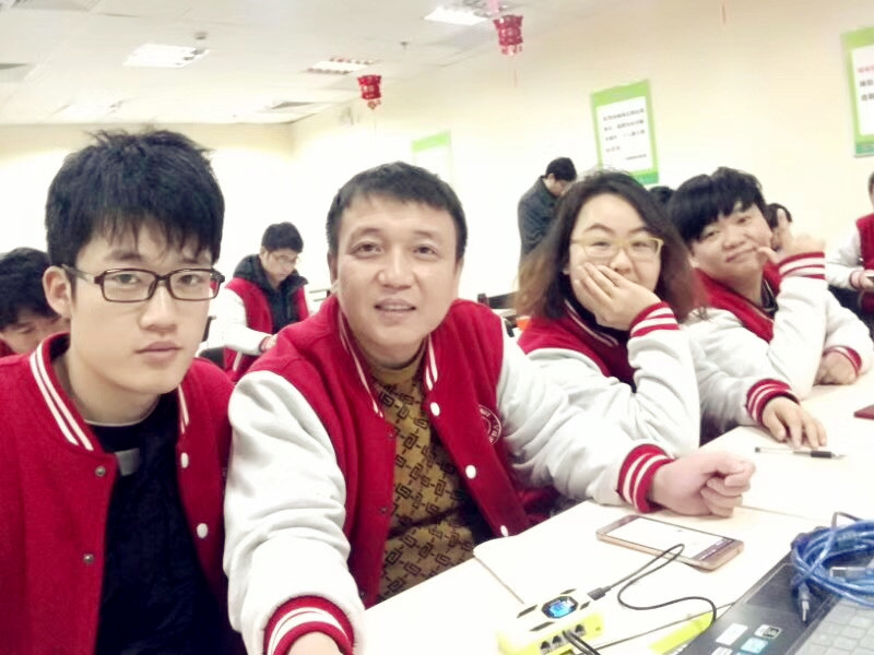 机器人教育.jpg