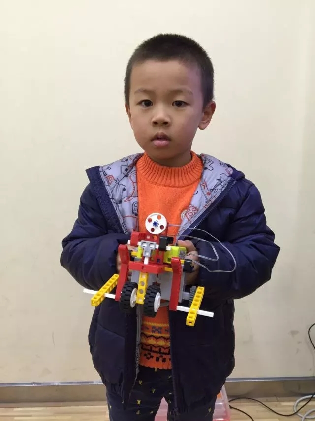 机器人教育.jpg