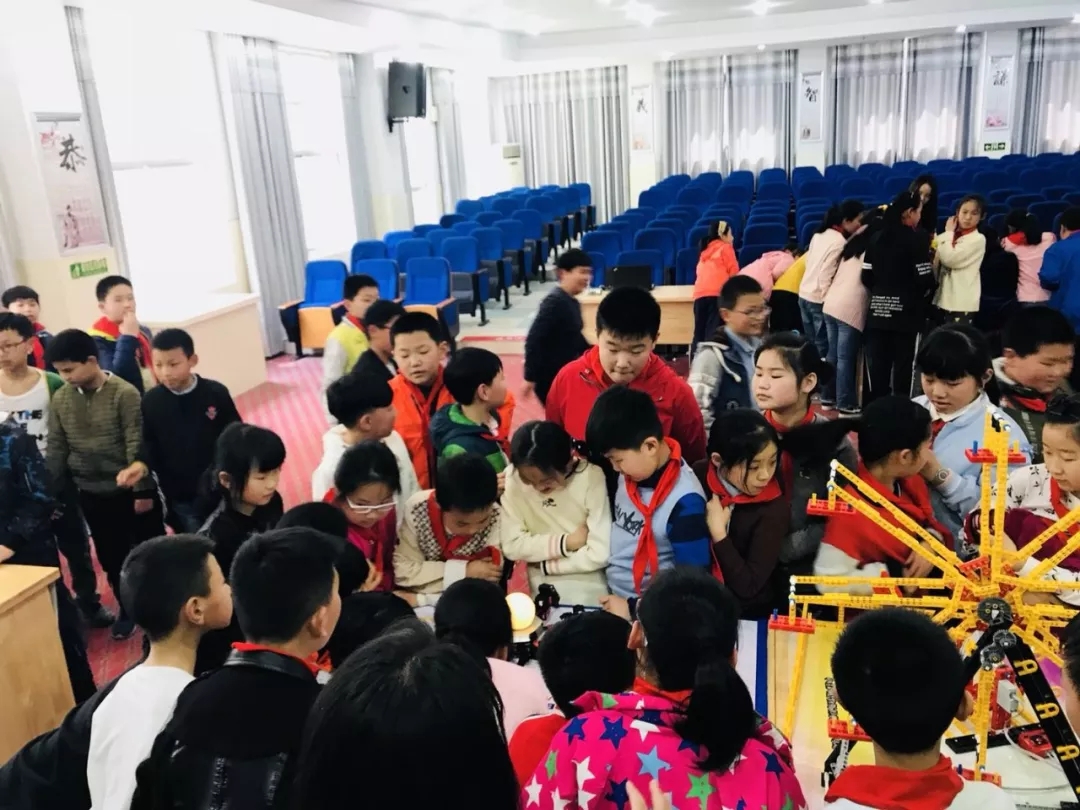 机器人教育.jpg